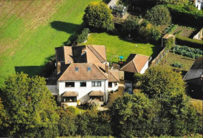 WILLOW RIDGE - a large country house with 3 rental rooms